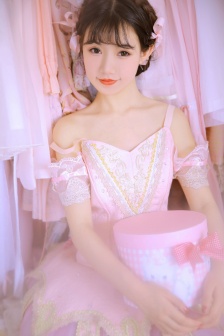 同桌总是袭我胸